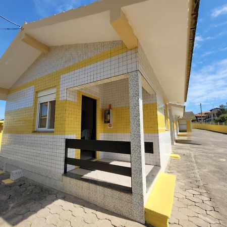 Pousada Genoveva - Apto Com Um Dormitorio Farol de Santa Marta Bagian luar foto